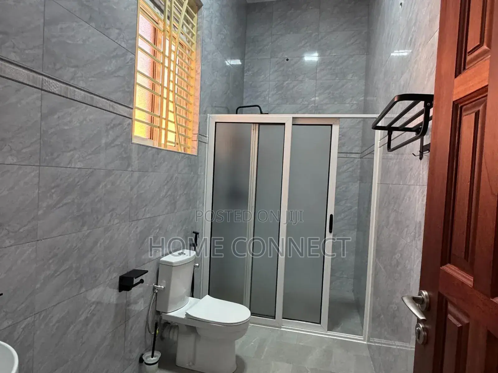 4bdrm Bungalow in Bwebajja Akright, Central Division for sale
