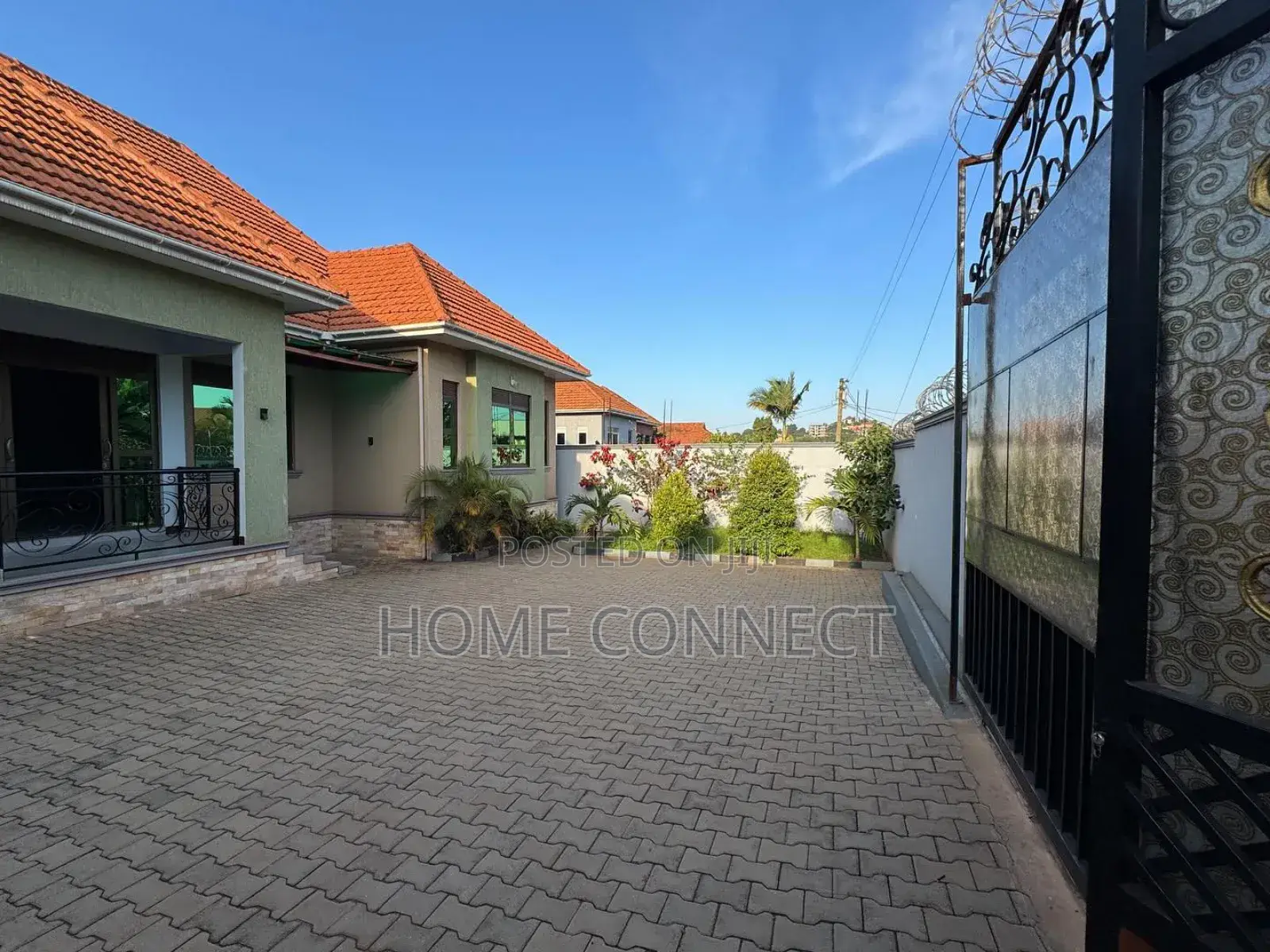 4bdrm Bungalow in Bwebajja, Central Division for sale