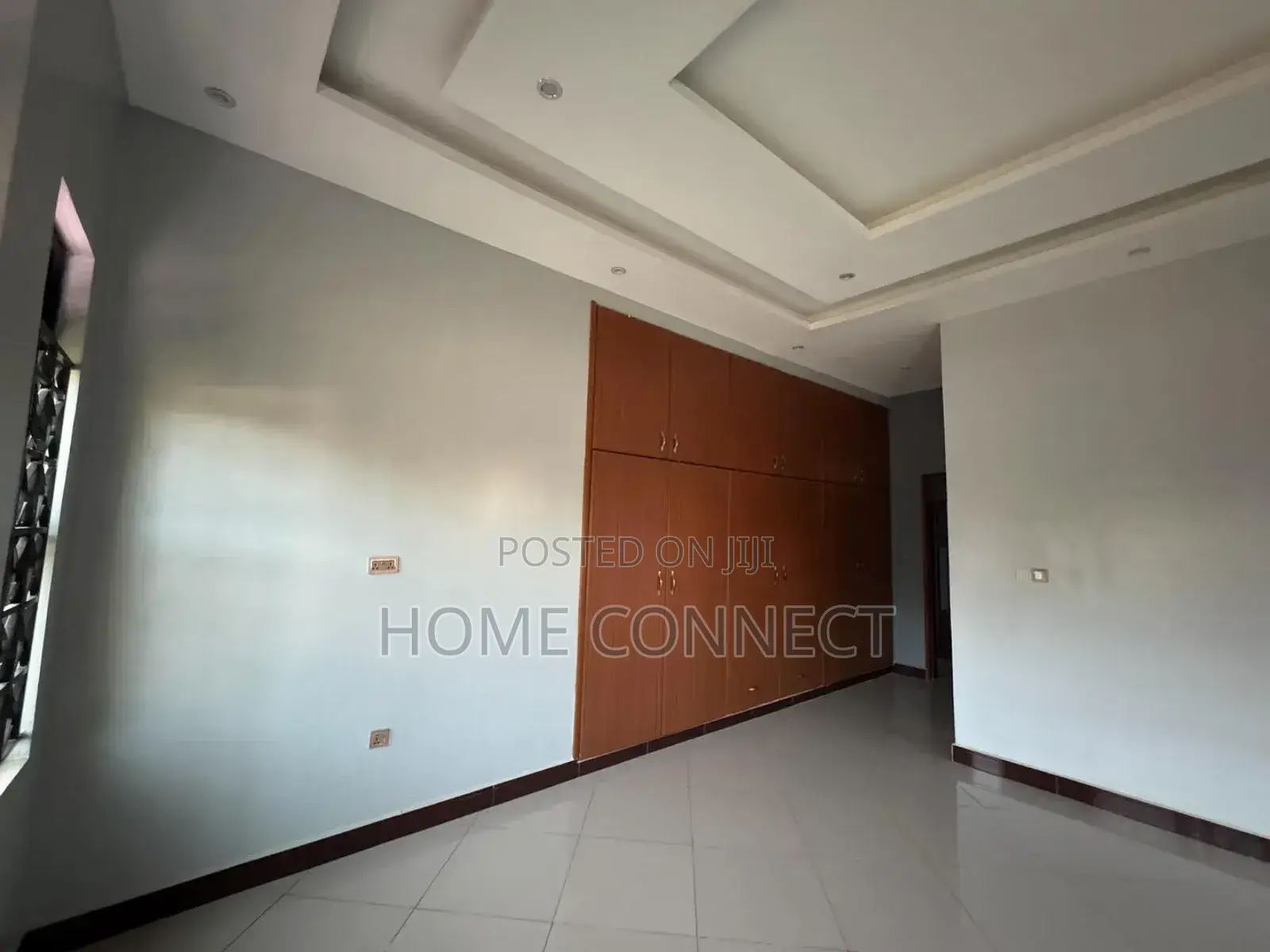 4bdrm Bungalow in Bwebajja, Central Division for sale