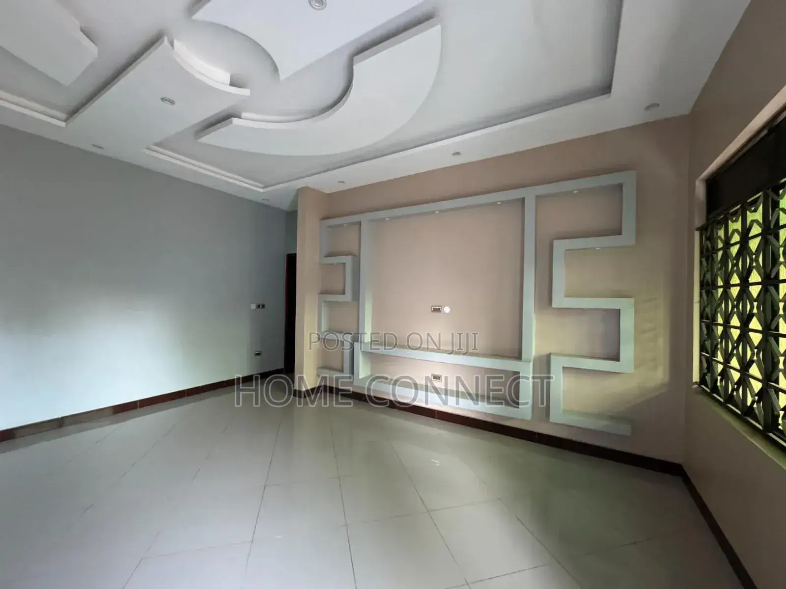 4bdrm Bungalow in Bwebajja, Central Division for sale