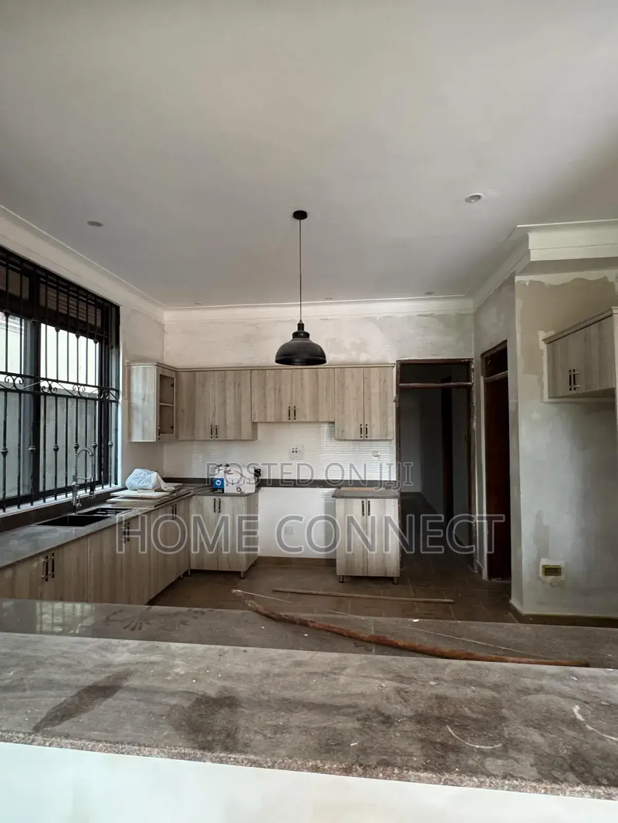 5bdrm Duplex in Buwate, Central Division for sale