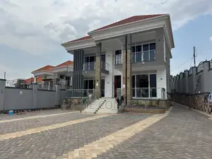5bdrm Duplex in Kyanja, Central Division for sale