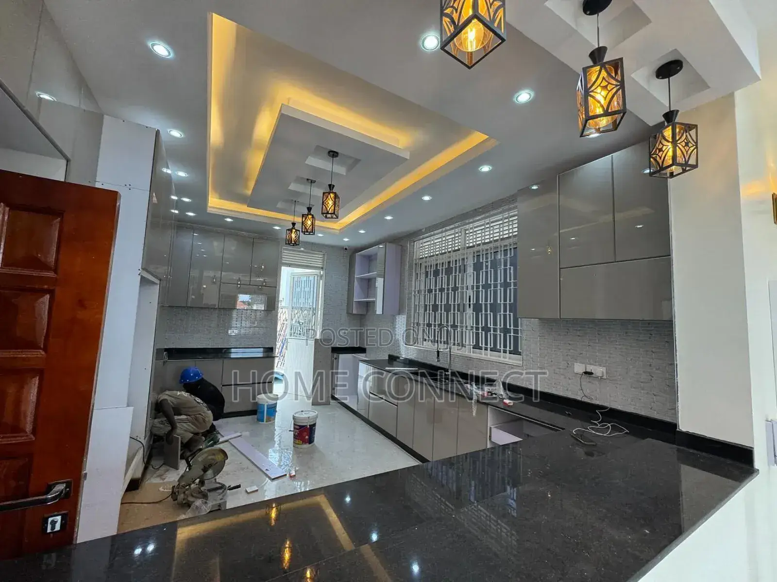 5bdrm Duplex in Kyanja, Central Division for sale