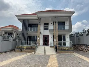 5bdrm Duplex in Kyanja, Central Division for sale