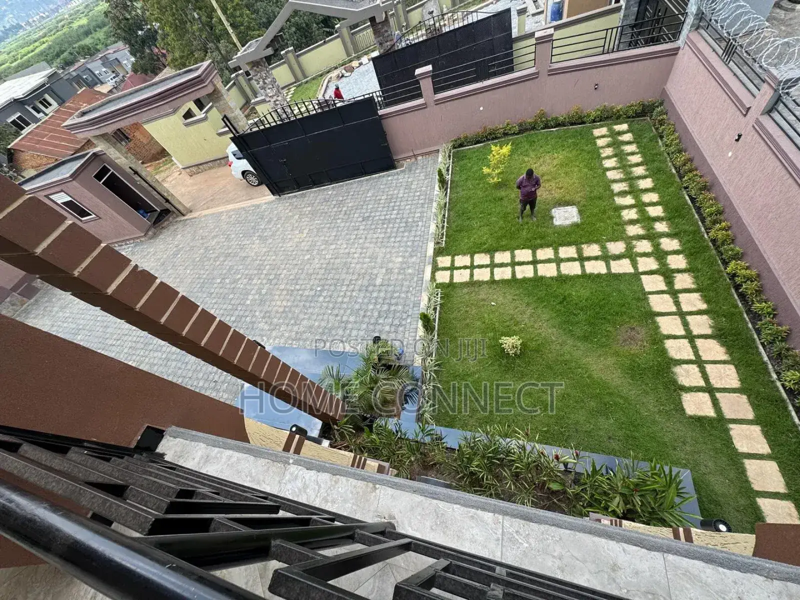 5bdrm Duplex in Kyanja, Central Division for sale