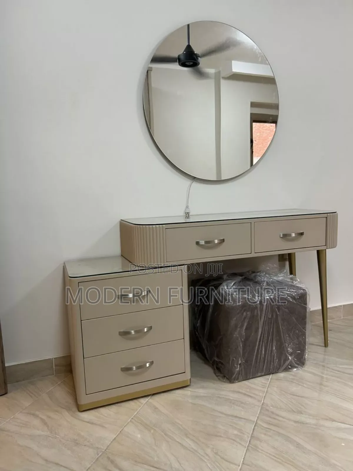 Simple Dressing Mirror