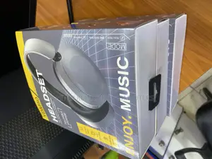 Wireless Bluetooth Headphones With Option Plug in Jack Cable 3.5mm,