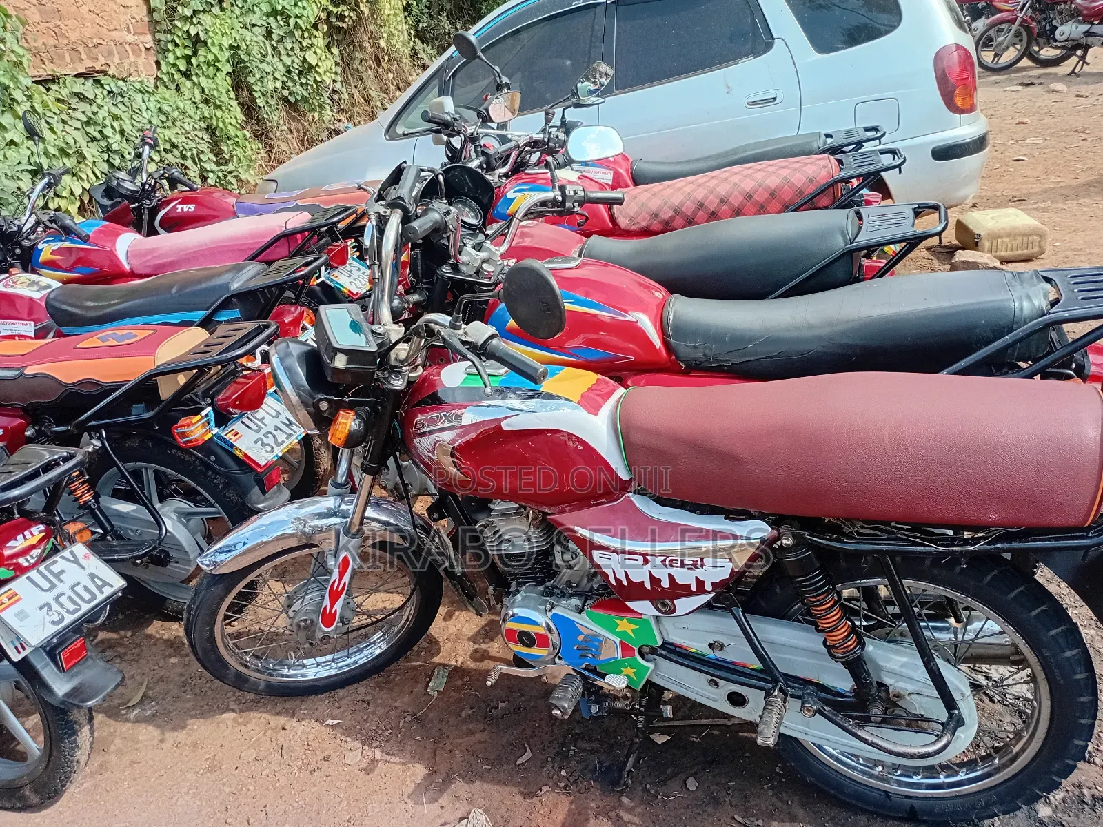 TVS HLX 125 2023 Red