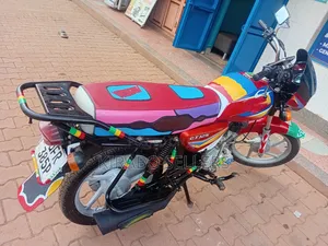 TVS HLX 125 2023 Red