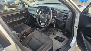 Toyota Axio 2019 Silver