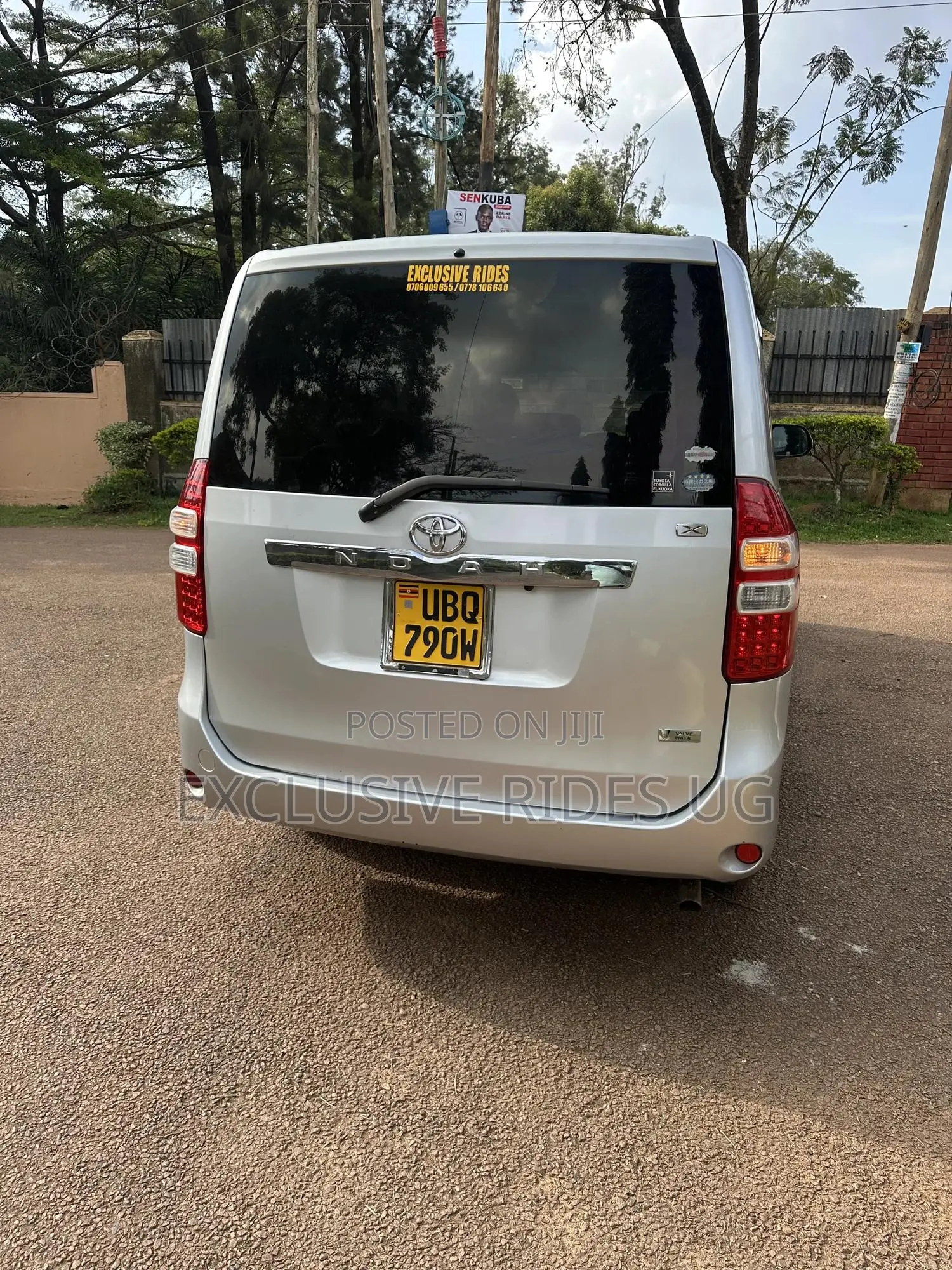 Toyota Noah 2011 White