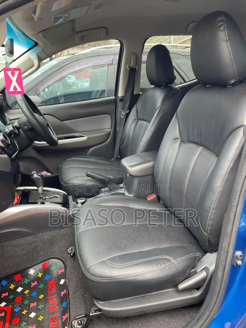 Mitsubishi L200 2016 Blue