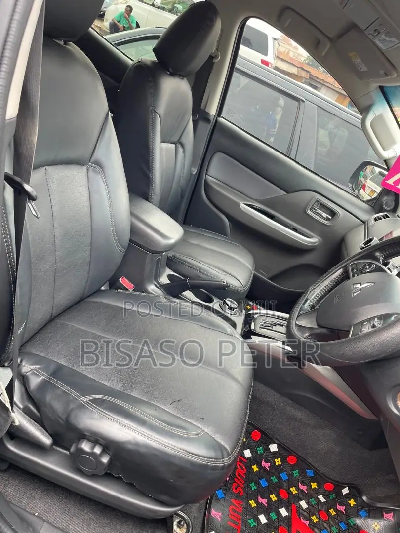 Mitsubishi L200 2016 Blue