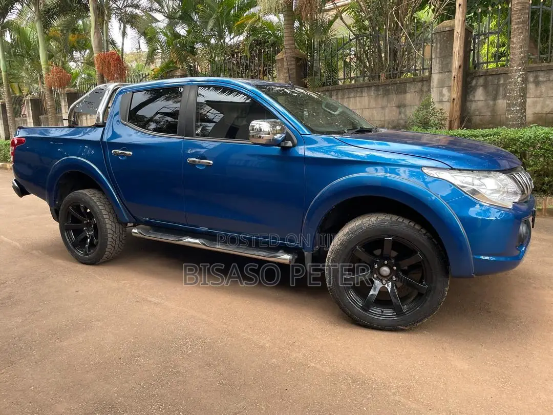 Mitsubishi L200 2016 Blue