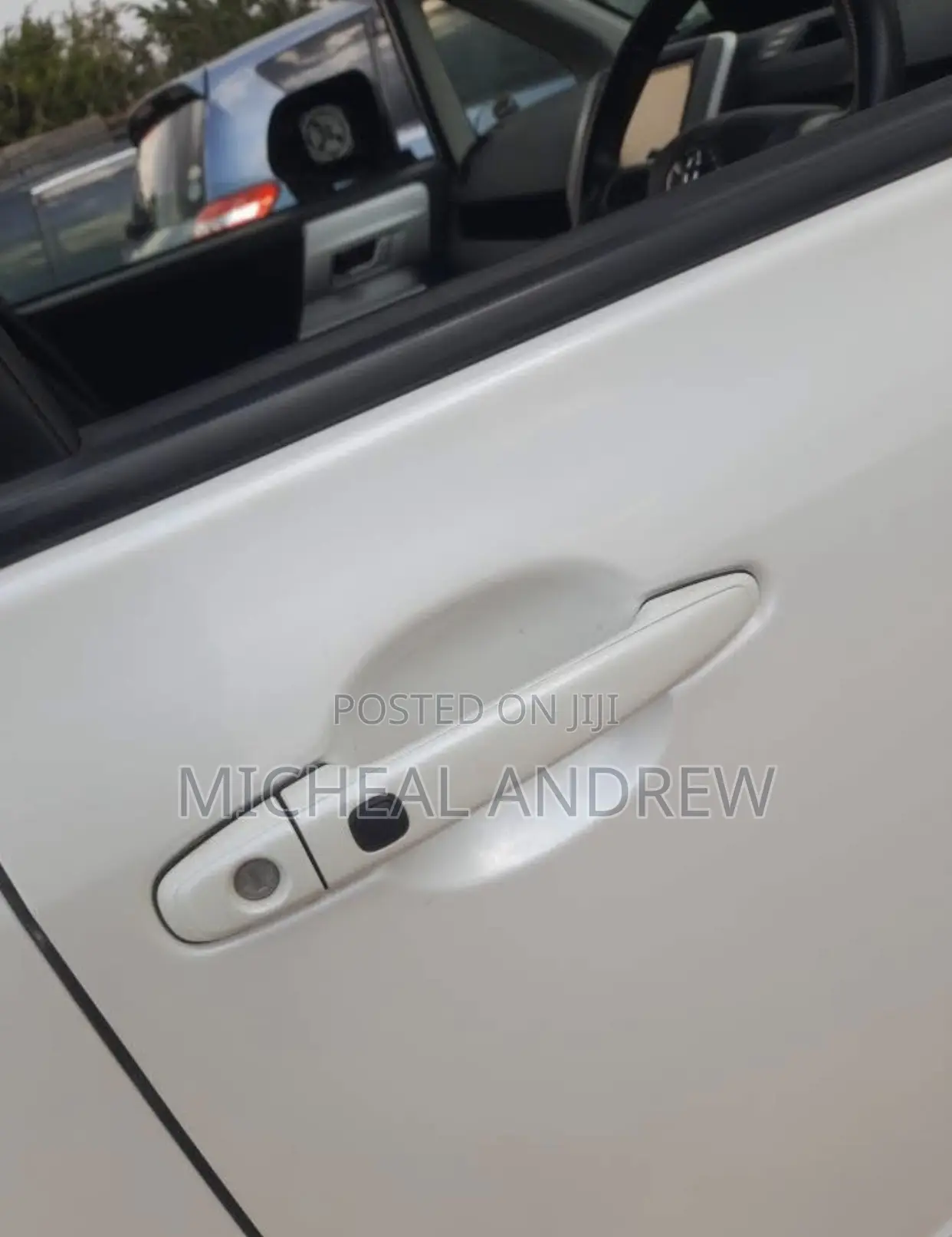 Toyota Noah 2.0 AWD (7 Seater) 2017 White