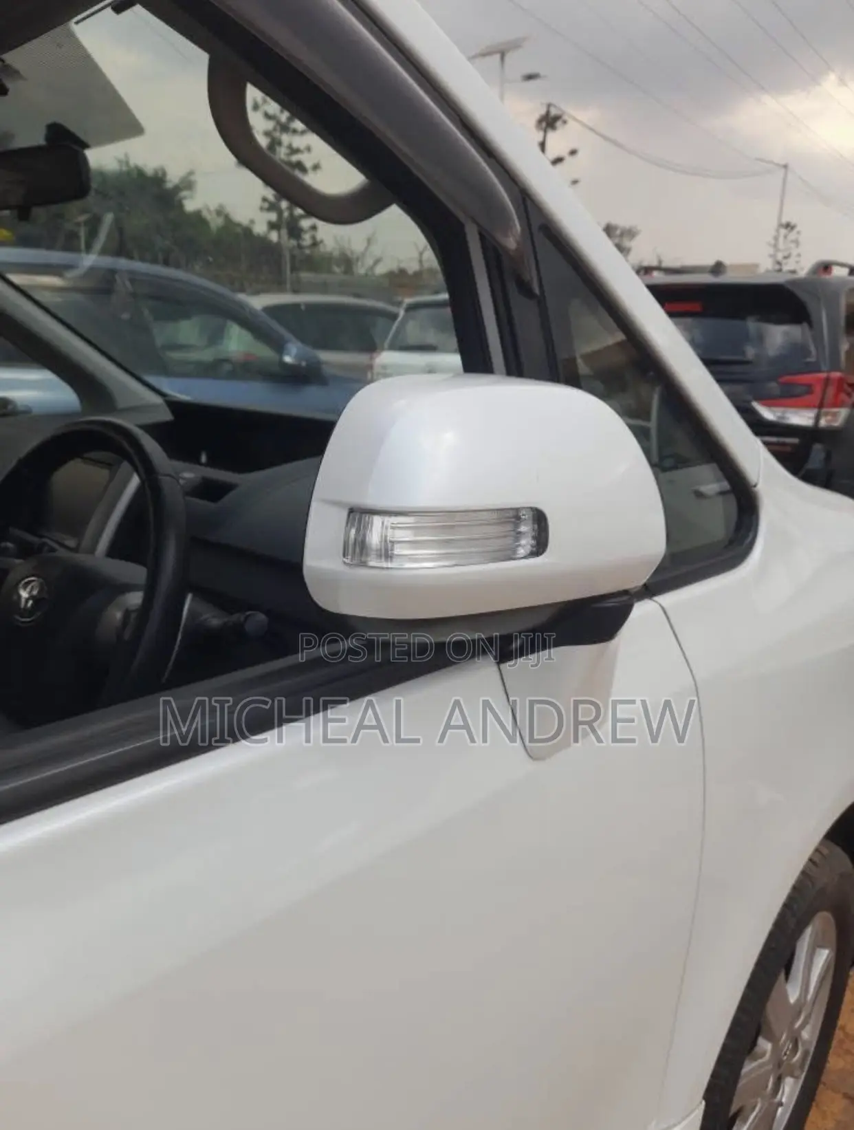 Toyota Noah 2.0 AWD (7 Seater) 2017 White