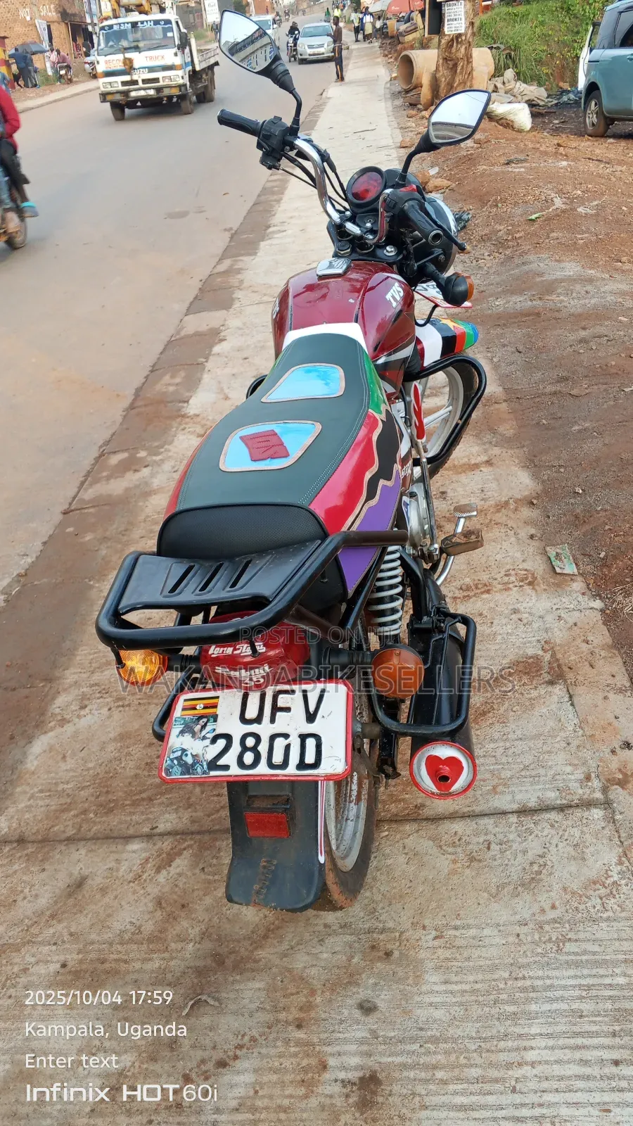 TVS HLX 125 2023 Red