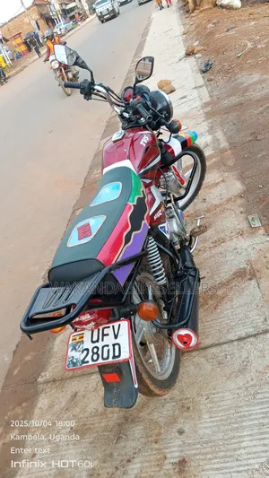 TVS HLX 125 2023 Red