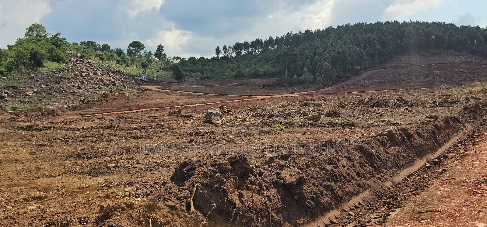 Hot Sale Plots (50×100sized) Titled at Kakiri Gobero Hoima Road