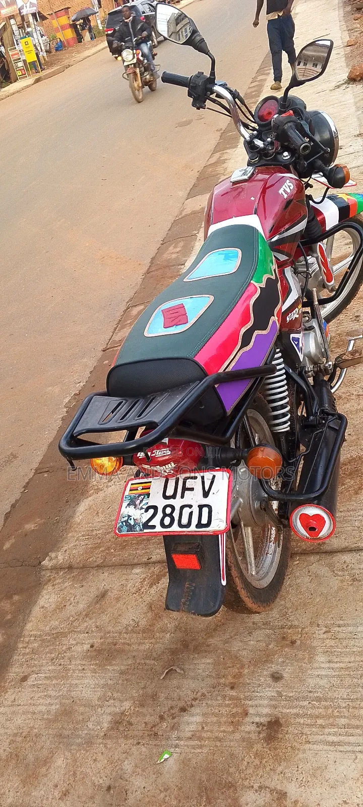 TVS HLX 125 2023 Red
