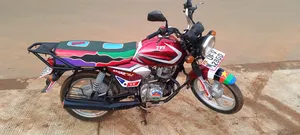TVS HLX 125 2023 Red