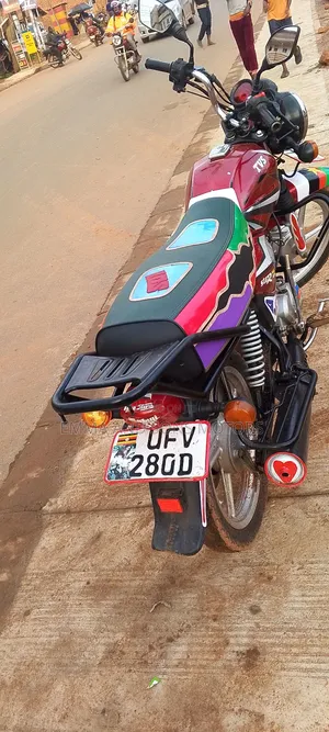 TVS HLX 125 2023 Red