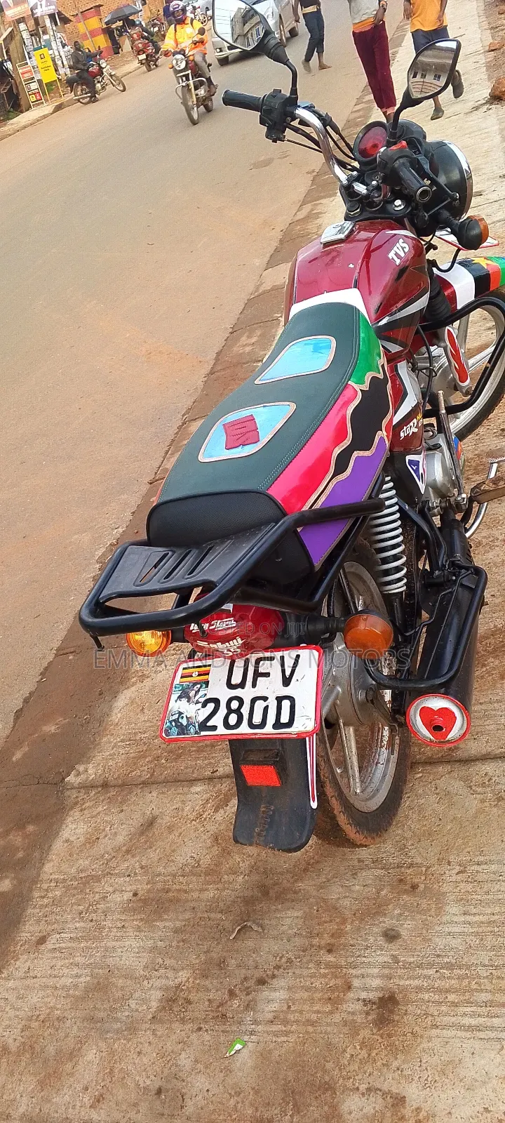 TVS HLX 125 2023 Red