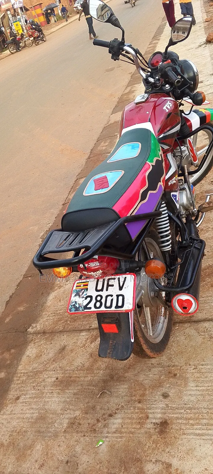 TVS HLX 125 2023 Red