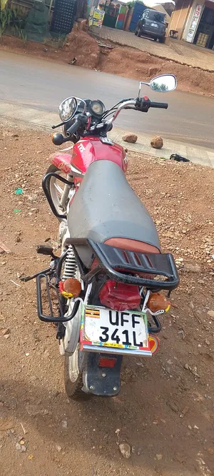 TVS HLX 125 2022 Red