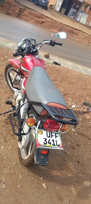 TVS HLX 125 2022 Red