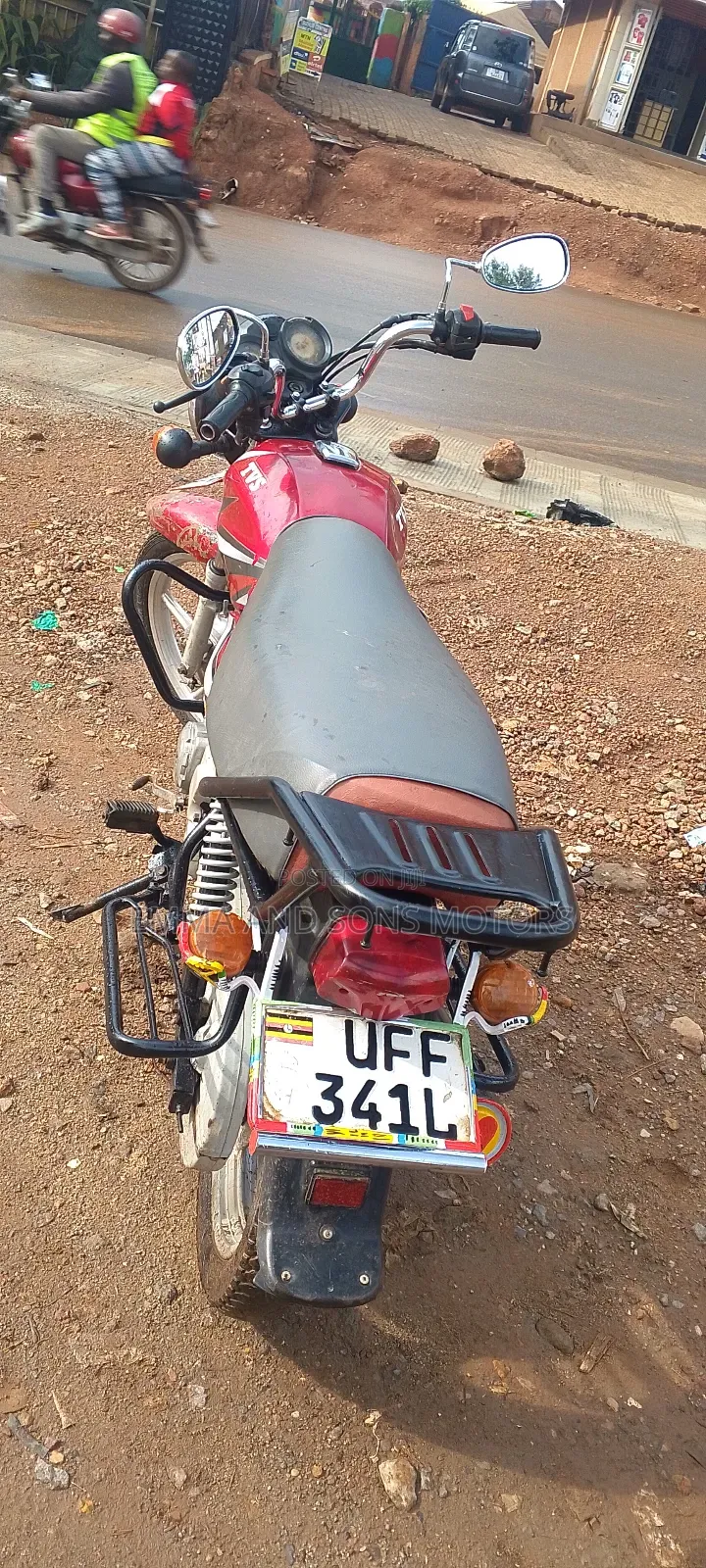 TVS HLX 125 2022 Red