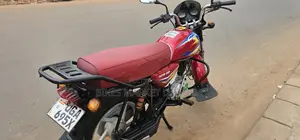 Bajaj Boxer 125 2024 Red