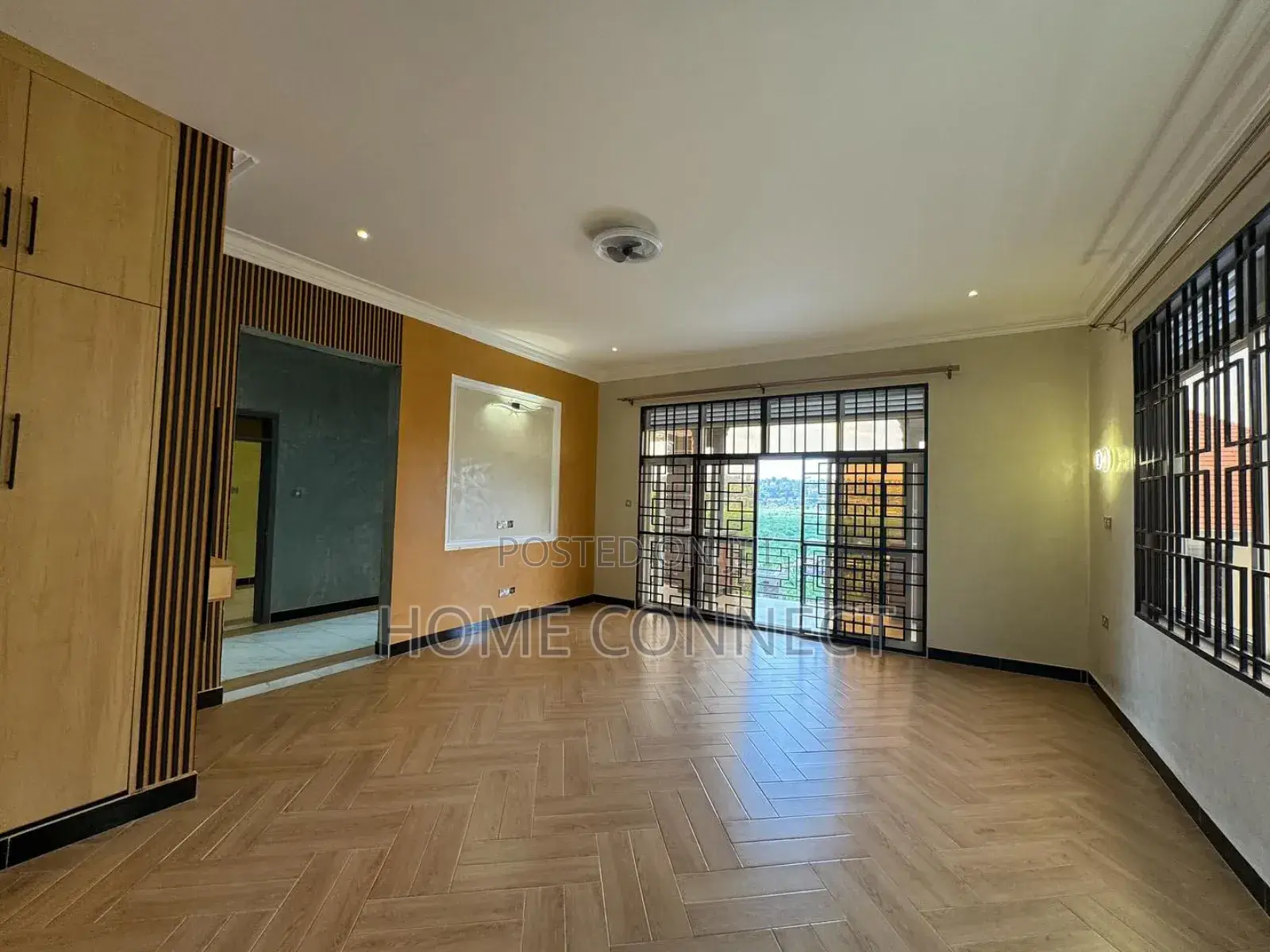 6bdrm Duplex in Muyenga Bukasa Lake, Central Division for sale
