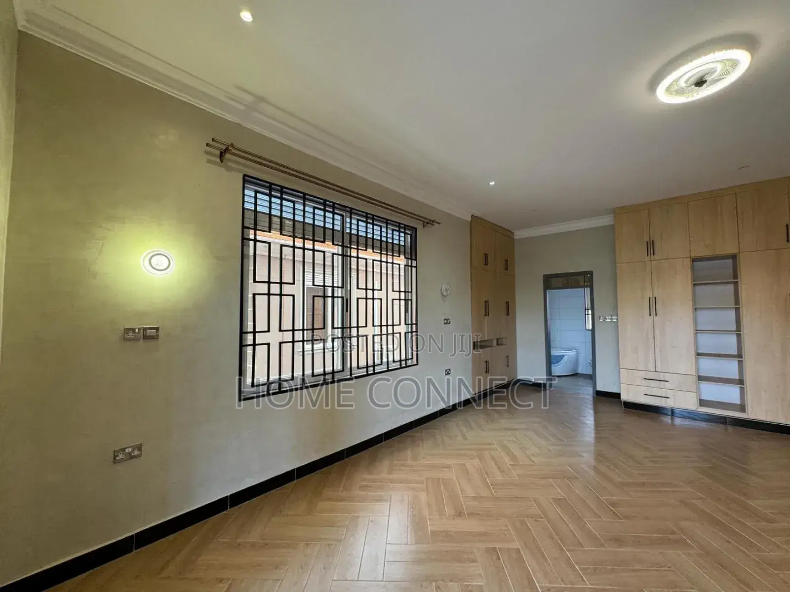 6bdrm Duplex in Muyenga Bukasa Lake, Central Division for sale