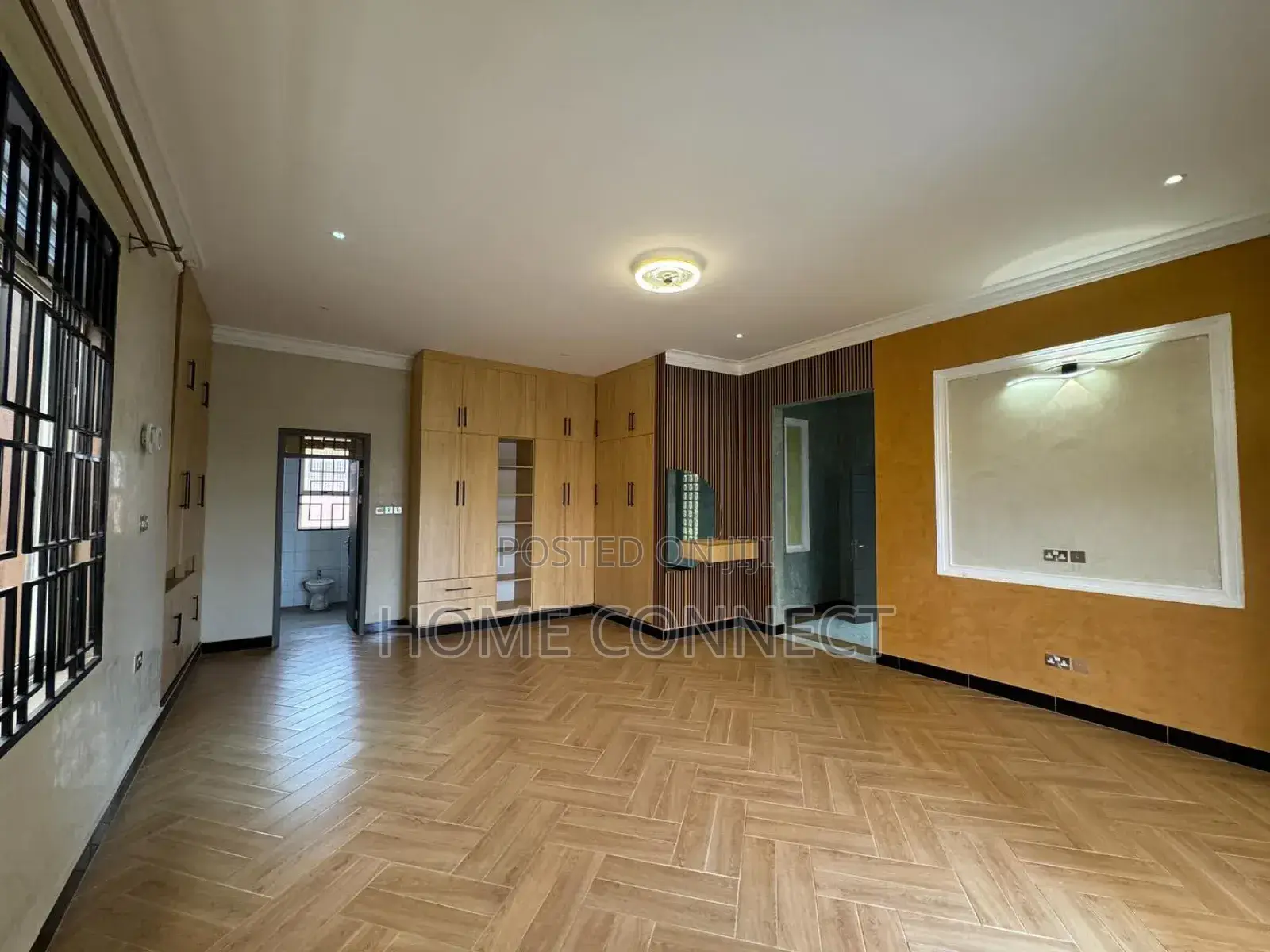 6bdrm Duplex in Muyenga Bukasa Lake, Central Division for sale