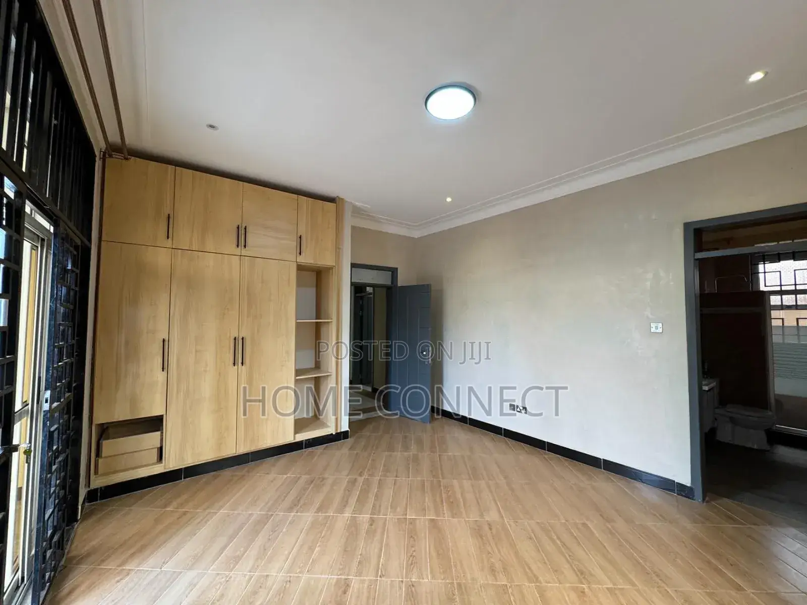 6bdrm Duplex in Muyenga Bukasa Lake, Central Division for sale