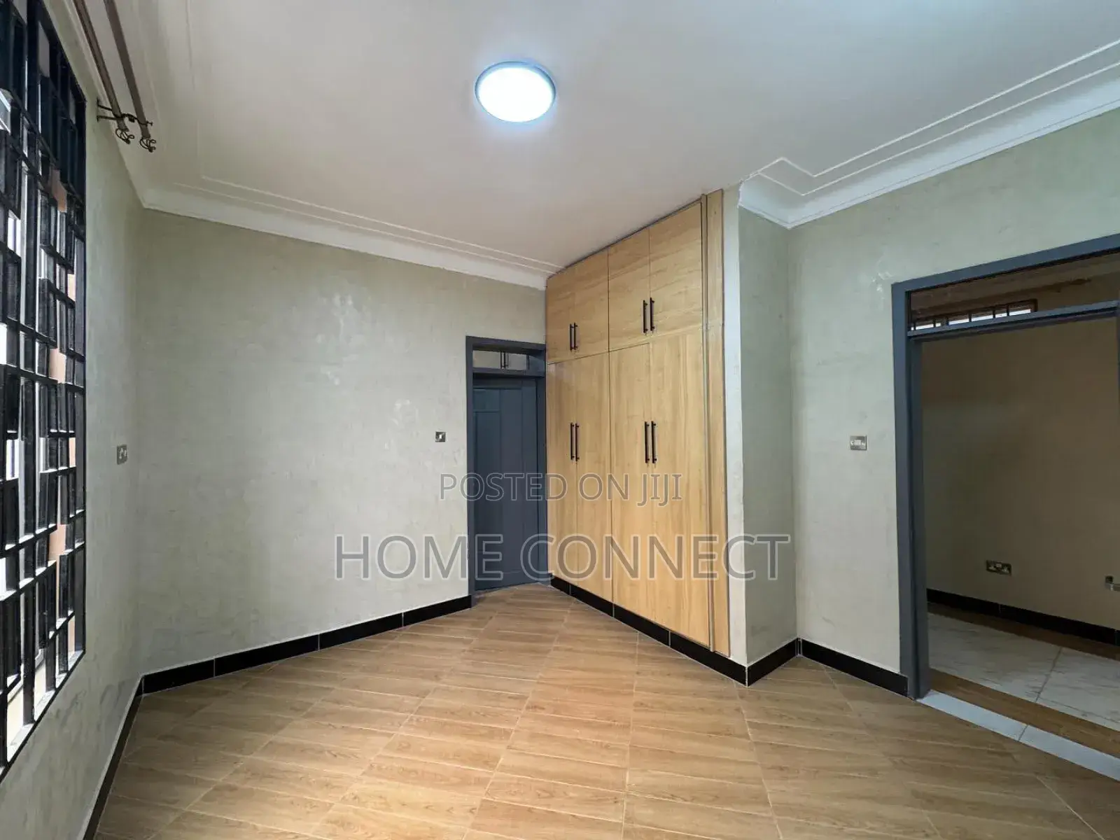 6bdrm Duplex in Muyenga Bukasa Lake, Central Division for sale