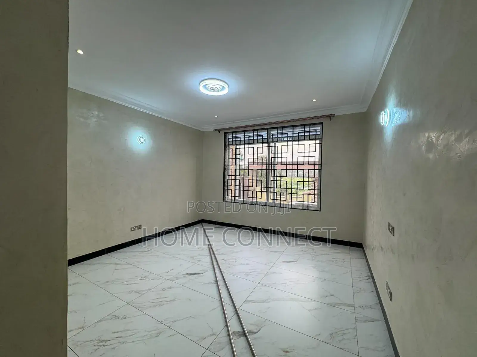 6bdrm Duplex in Muyenga Bukasa Lake, Central Division for sale