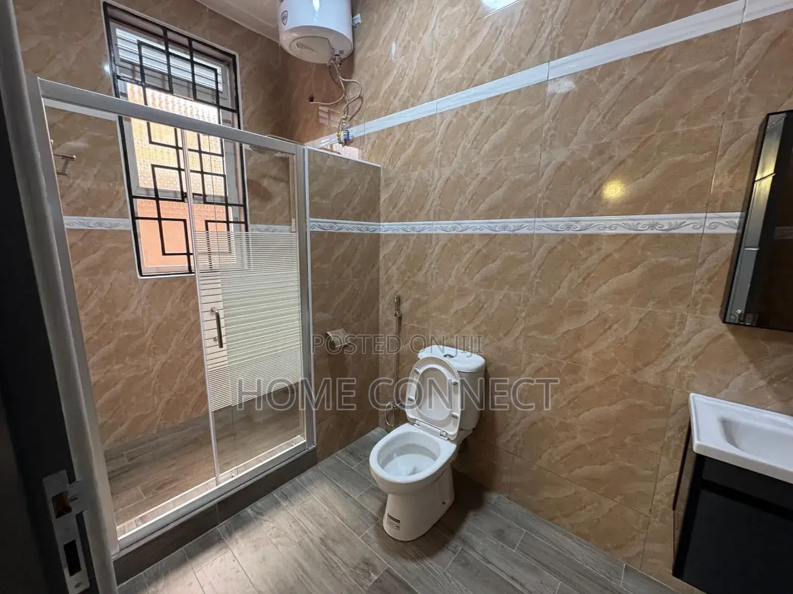 6bdrm Duplex in Muyenga Bukasa Lake, Central Division for sale