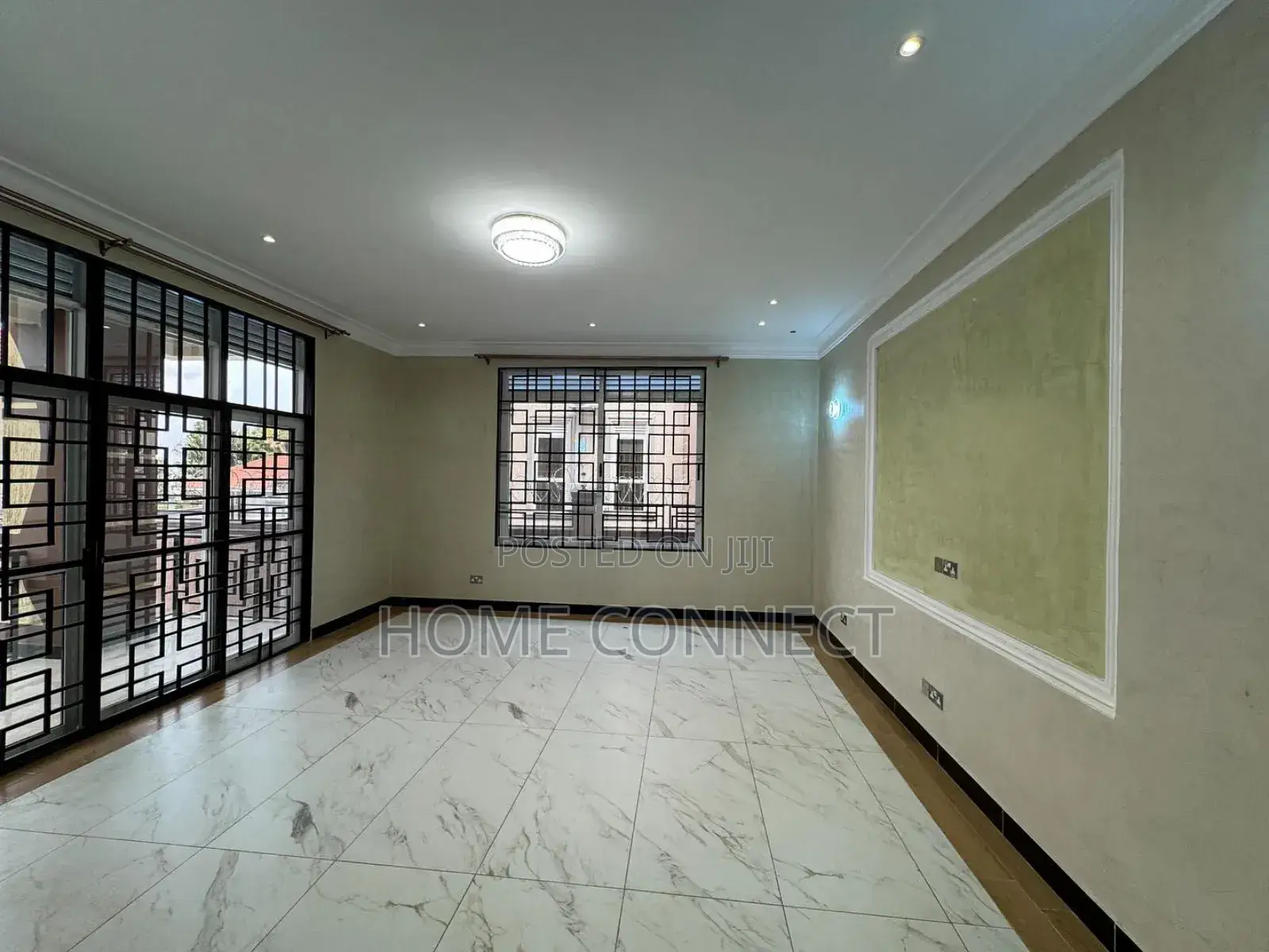 6bdrm Duplex in Muyenga Bukasa Lake, Central Division for sale