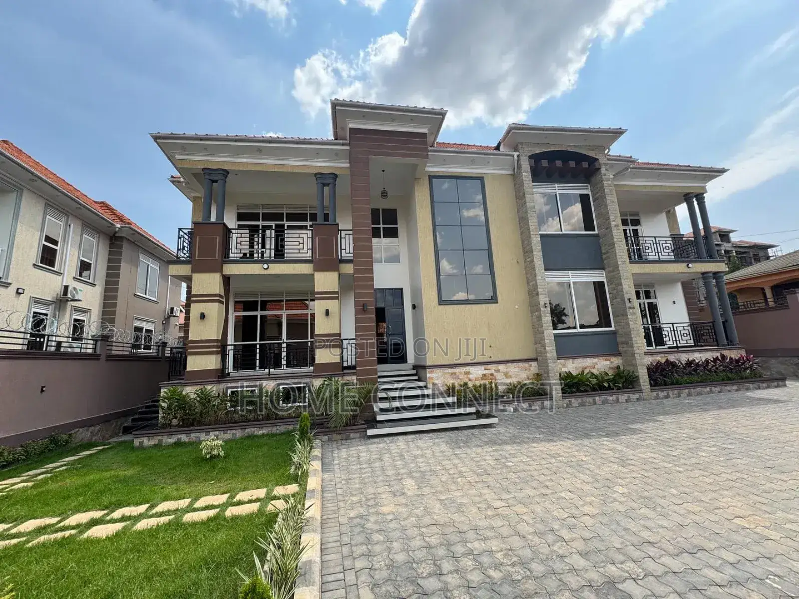 6bdrm Duplex in Muyenga Bukasa Lake, Central Division for sale