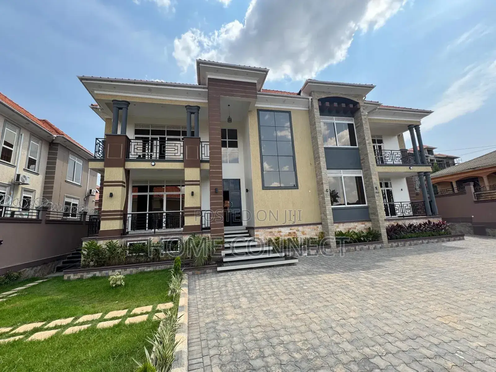 6bdrm Duplex in Muyenga Bukasa Lake, Central Division for sale