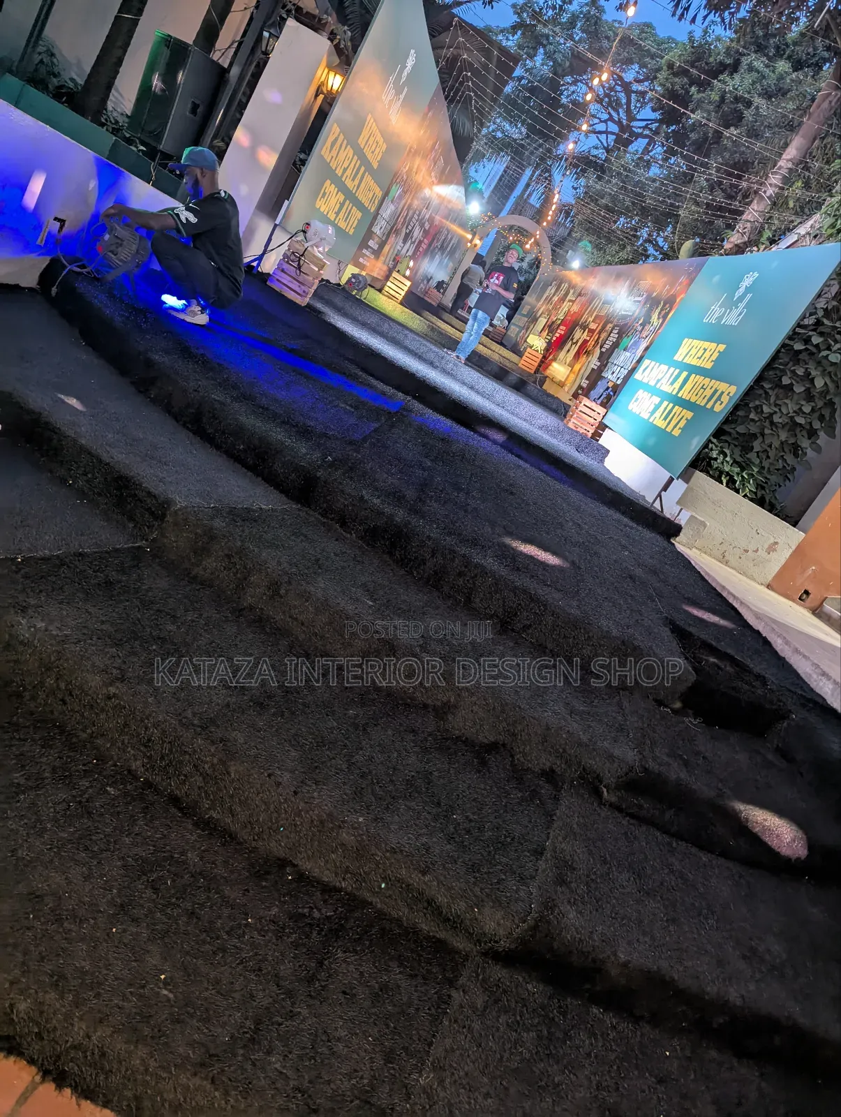 Black Grass Carpet Artificial Suitable for Walk Bar