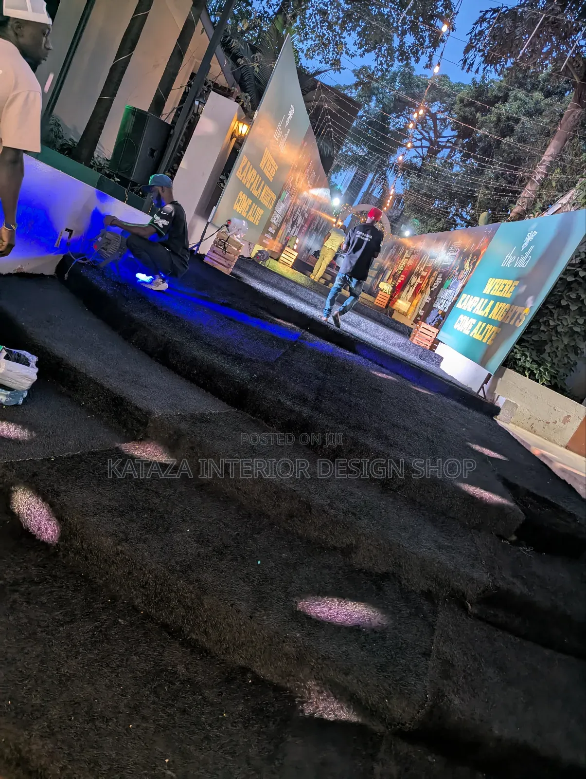 Black Grass Carpet Artificial Suitable for Walk Bar