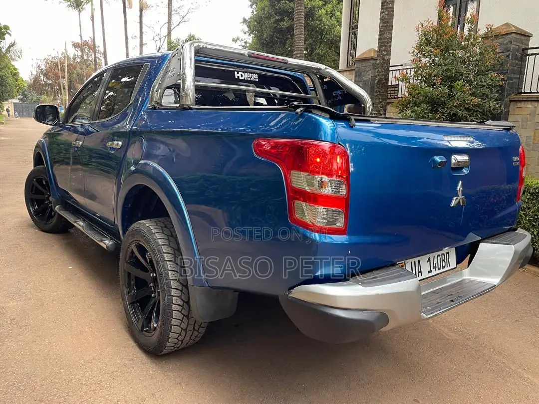 Mitsubishi L200 2016 Blue