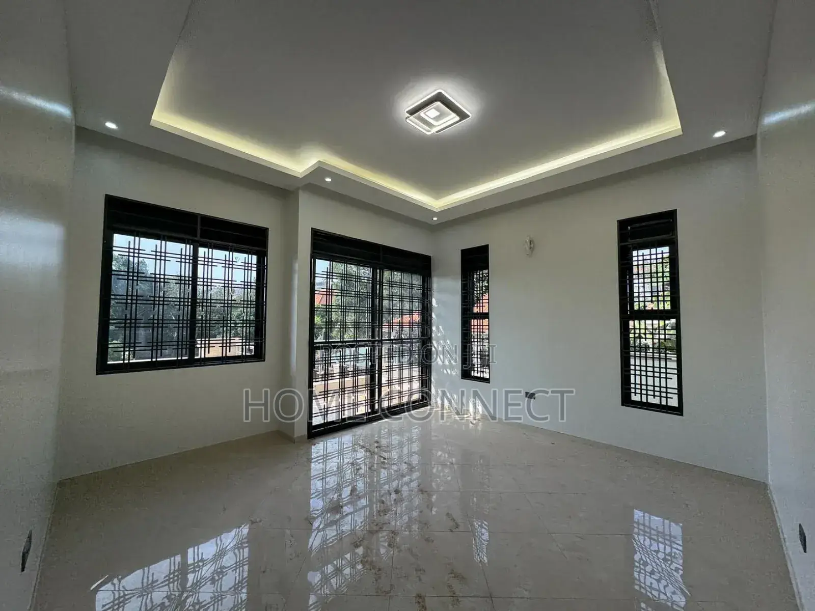 5bdrm Duplex in Buwate, Central Division for sale