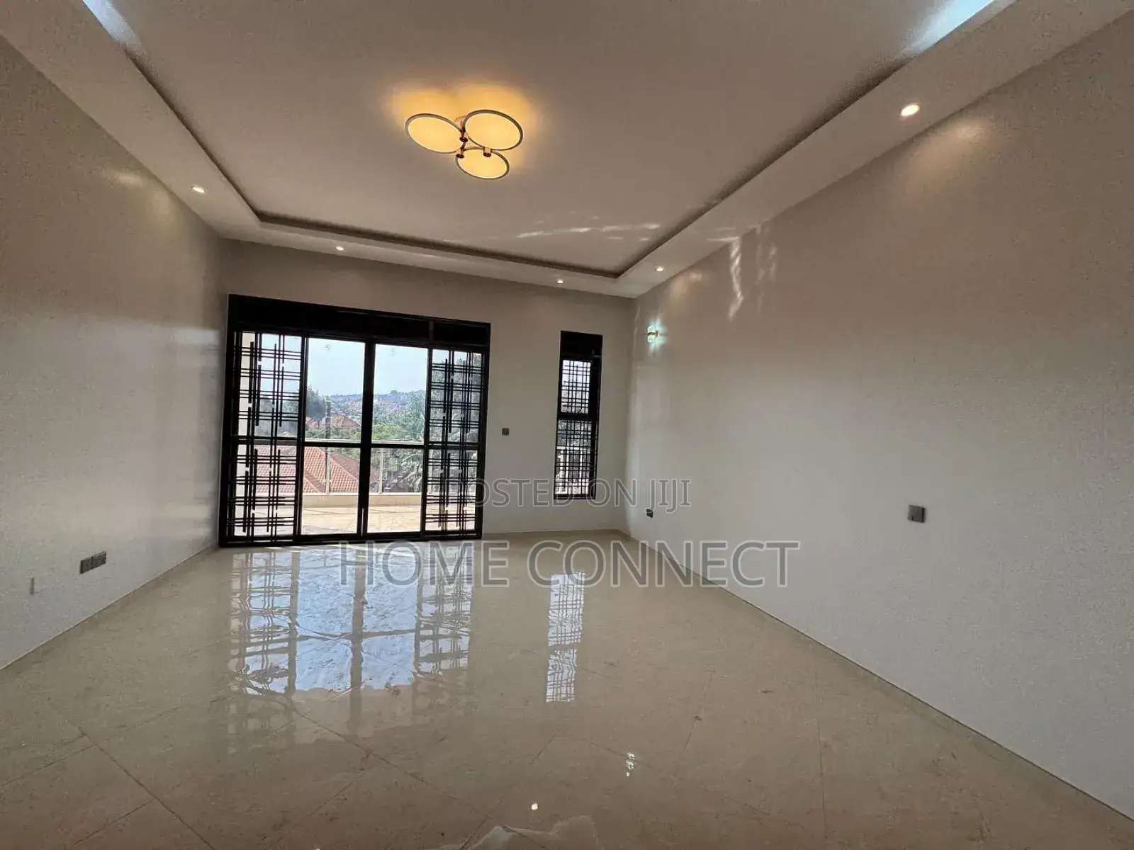 5bdrm Duplex in Buwate, Central Division for sale
