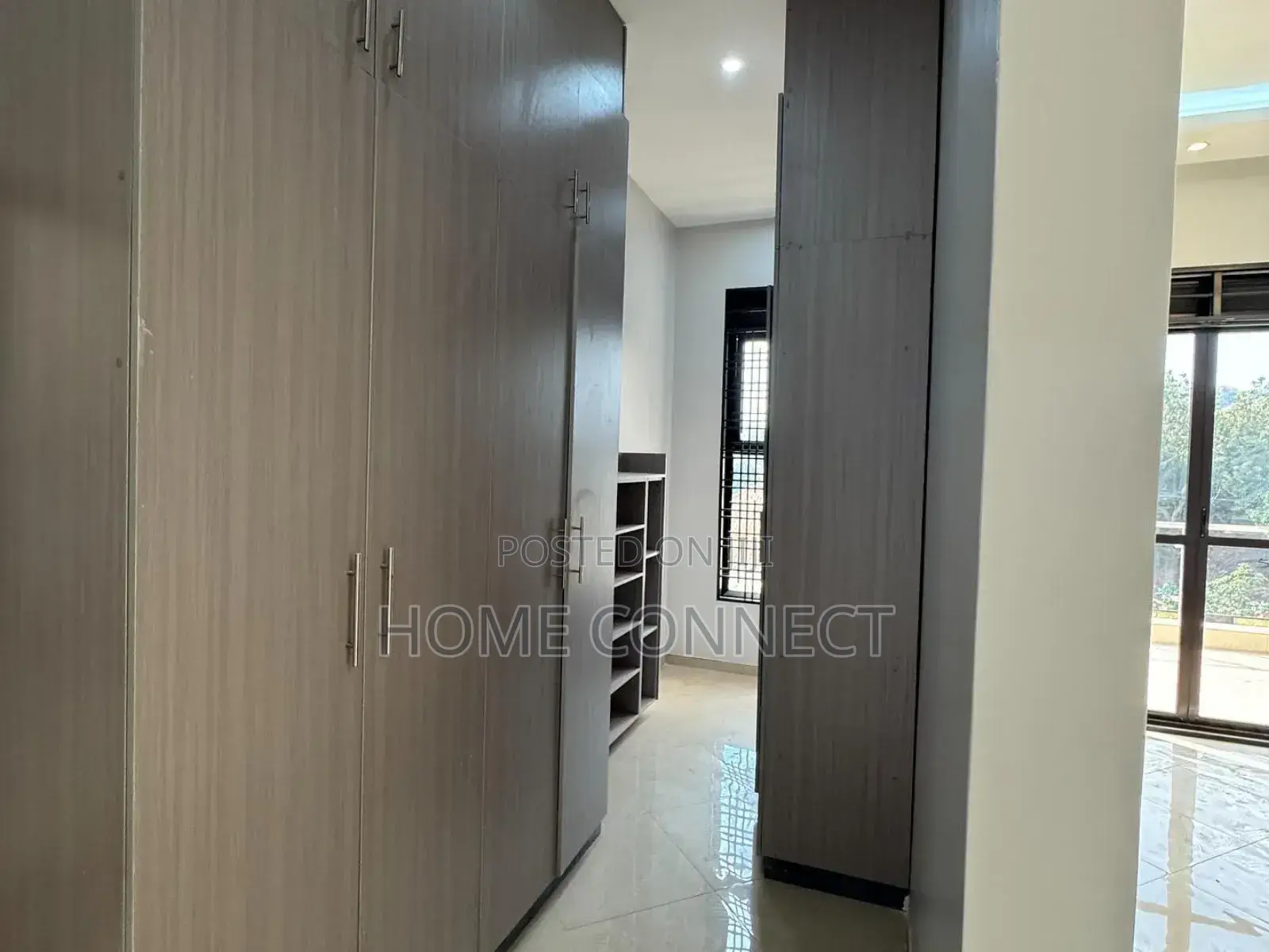 5bdrm Duplex in Buwate, Central Division for sale