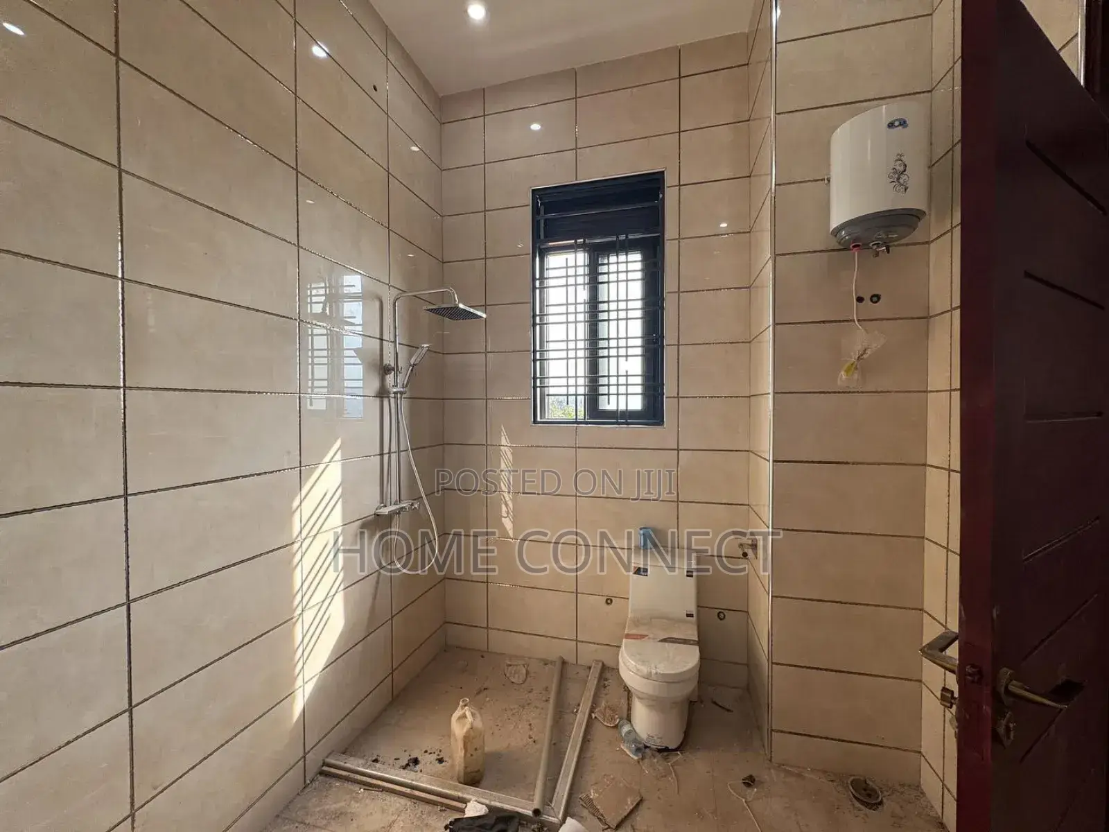 5bdrm Duplex in Buwate, Central Division for sale