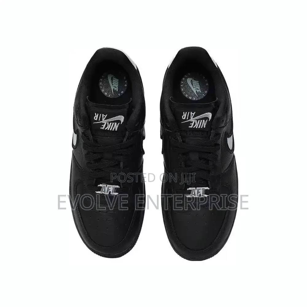 Nike Air Force 1 Wear-Resistant Low-Top Sneakers